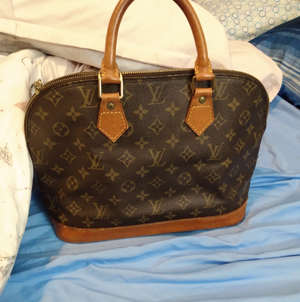 Louis Vuitton Brown Monogram Handbag - Picture 2 of 16